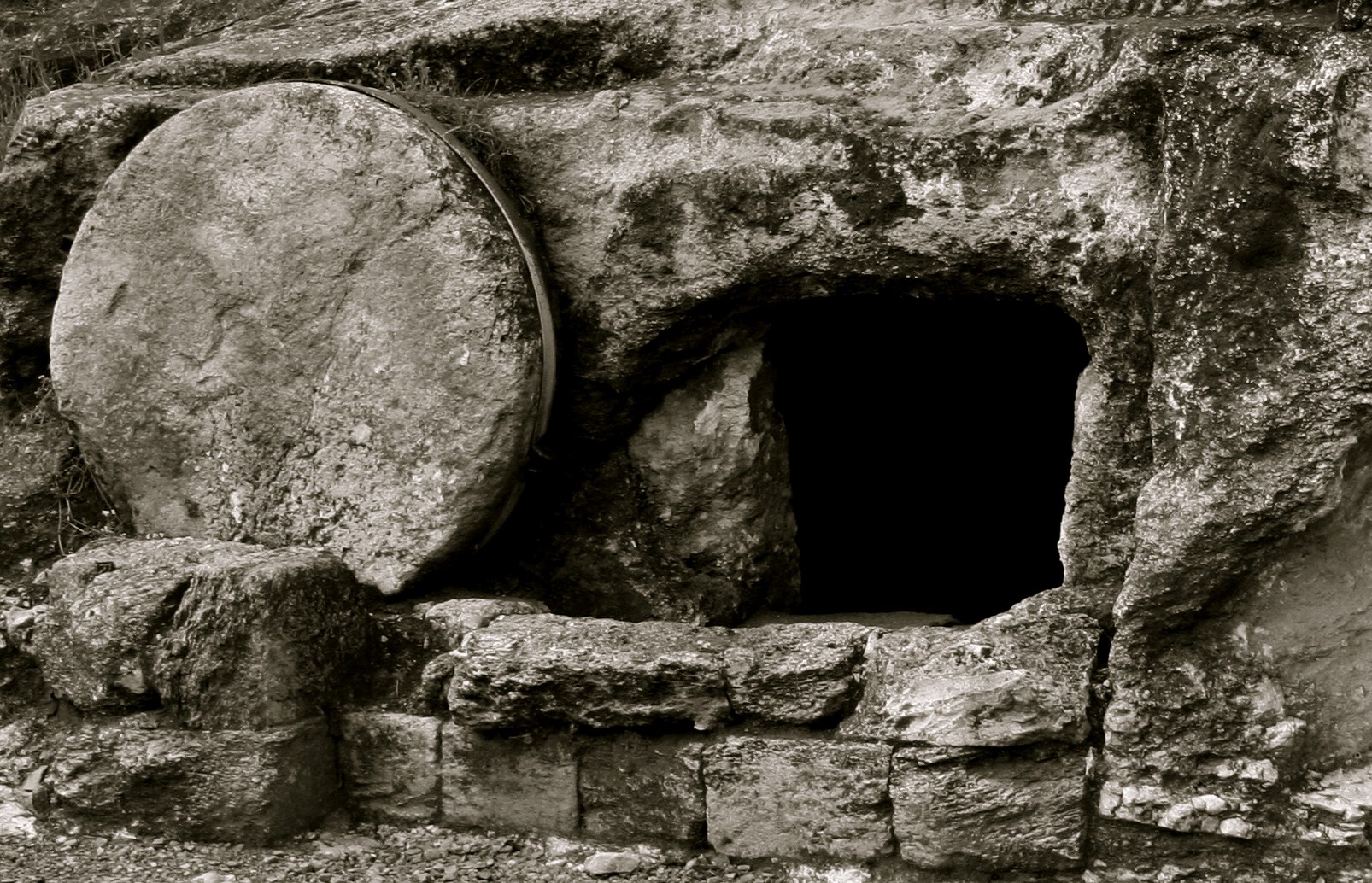 jesus closed tomb of the actual